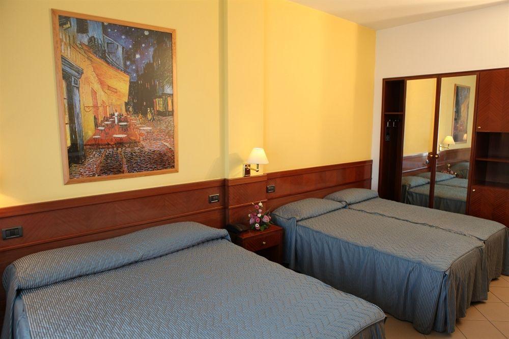 Euro Hotel Cascina Exterior photo